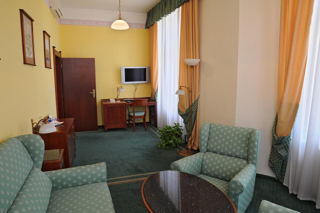 Grandhotel Garni Jihlava Luaran gambar